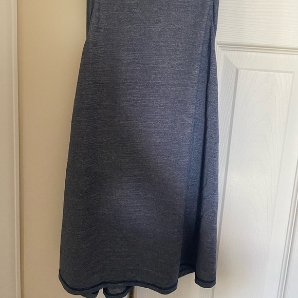 Lululemon workout tank - Picture 4 of 5